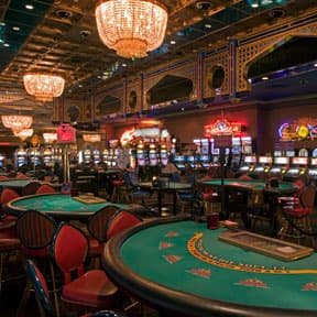 Live Casino bet108 meja dealer profesional baccarat roulette blackjack streaming HD Indonesia